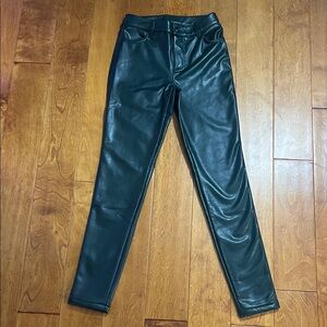 Modcloth Hunter Green Skinny Faux Leather Pants Size 2 Holiday Festive Stretch